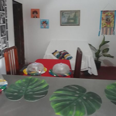 Perto Do Aeroporto De Salvador - Dona Pitanga Hostel Lauro de Freitas Eksteriør billede