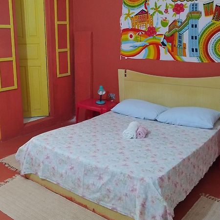 Perto Do Aeroporto De Salvador - Dona Pitanga Hostel Lauro de Freitas Eksteriør billede