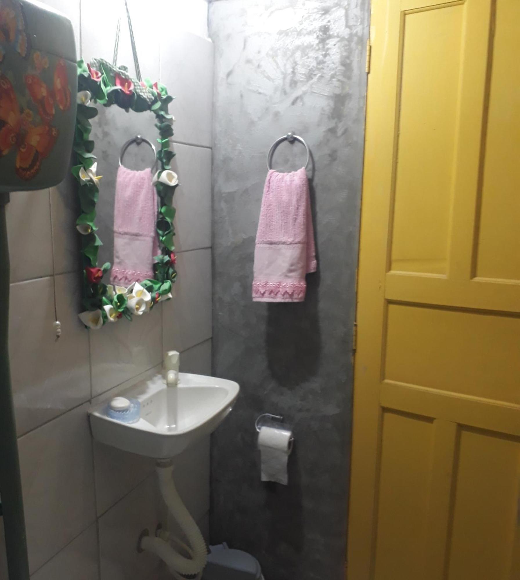Perto Do Aeroporto De Salvador - Dona Pitanga Hostel Lauro de Freitas Eksteriør billede