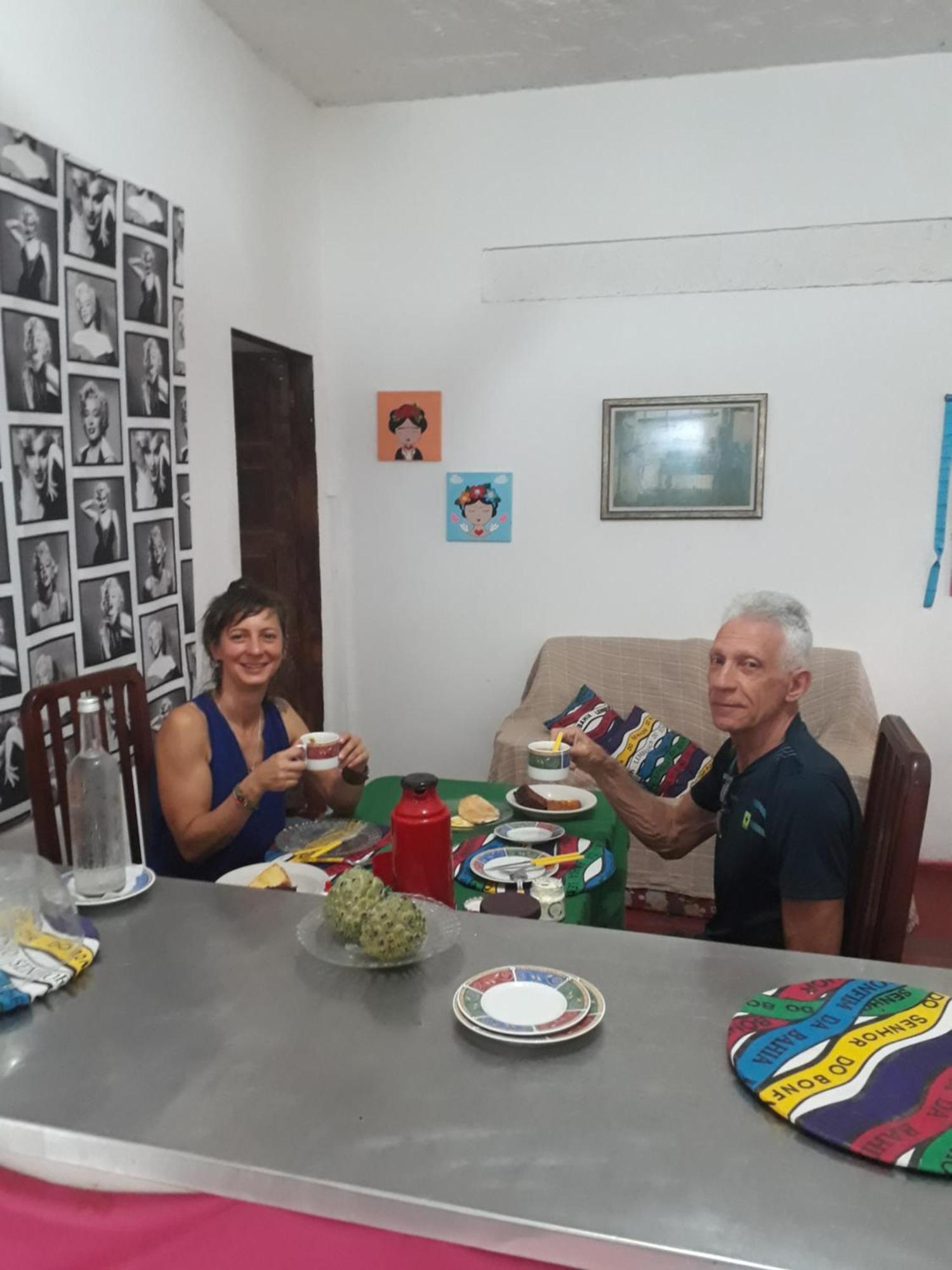 Perto Do Aeroporto De Salvador - Dona Pitanga Hostel Lauro de Freitas Eksteriør billede