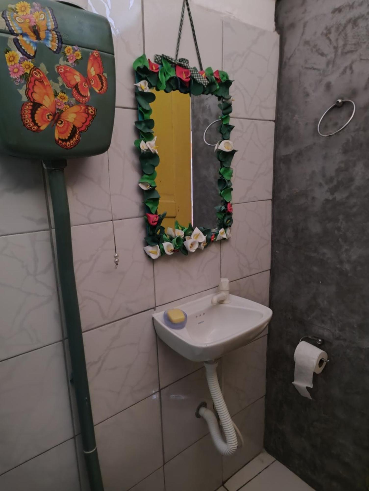 Perto Do Aeroporto De Salvador - Dona Pitanga Hostel Lauro de Freitas Eksteriør billede