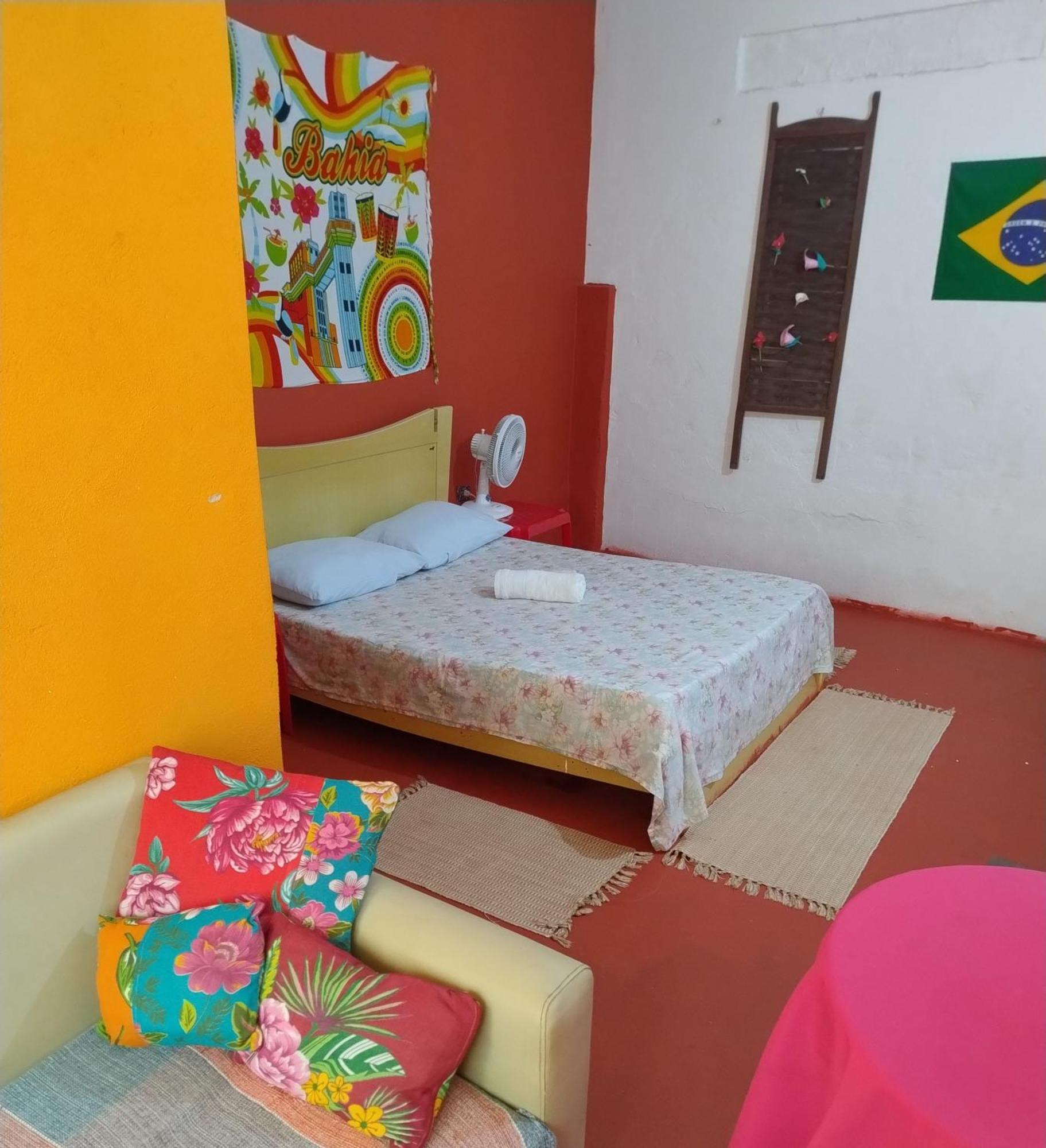 Perto Do Aeroporto De Salvador - Dona Pitanga Hostel Lauro de Freitas Eksteriør billede